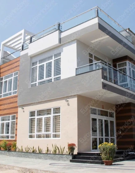 CỬA ĐI uPVC 4 CÁNH MỞ QUAY