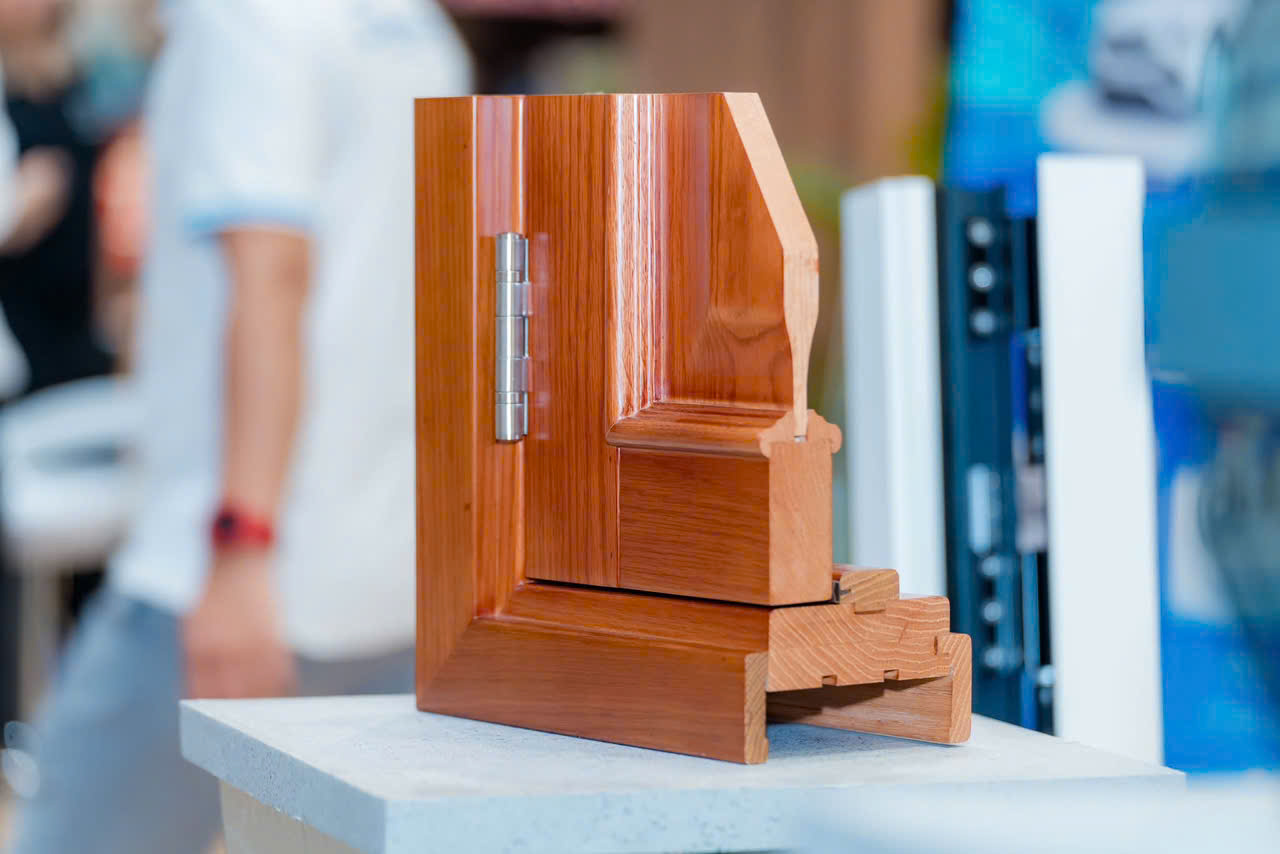 Cửa gỗ tự nhiên 1 cánh
