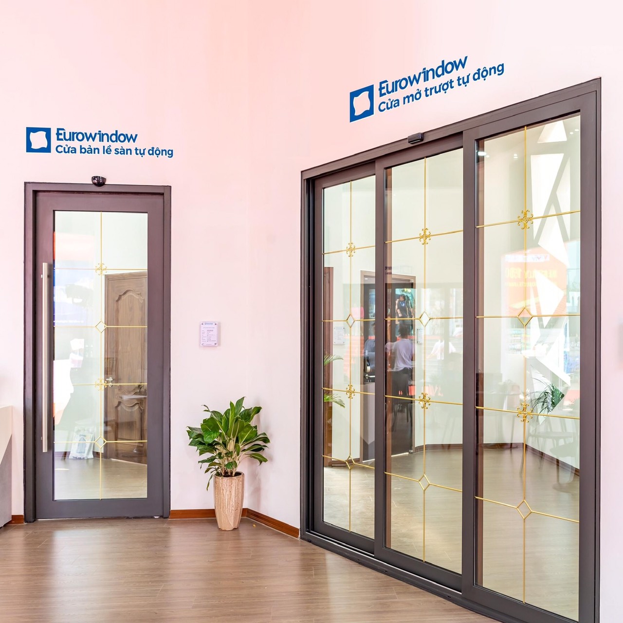 Cửa Eurowindow chính hãng