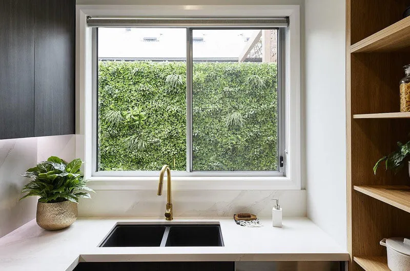 Cửa sổ mở trượt uPVC 2 cánh