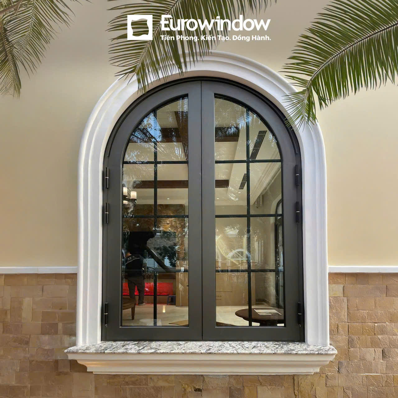 Cửa nhôm Eurowindow uốn vòm