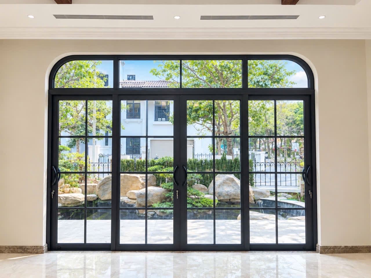 Cửa nhôm Eurowindow uốn vòm