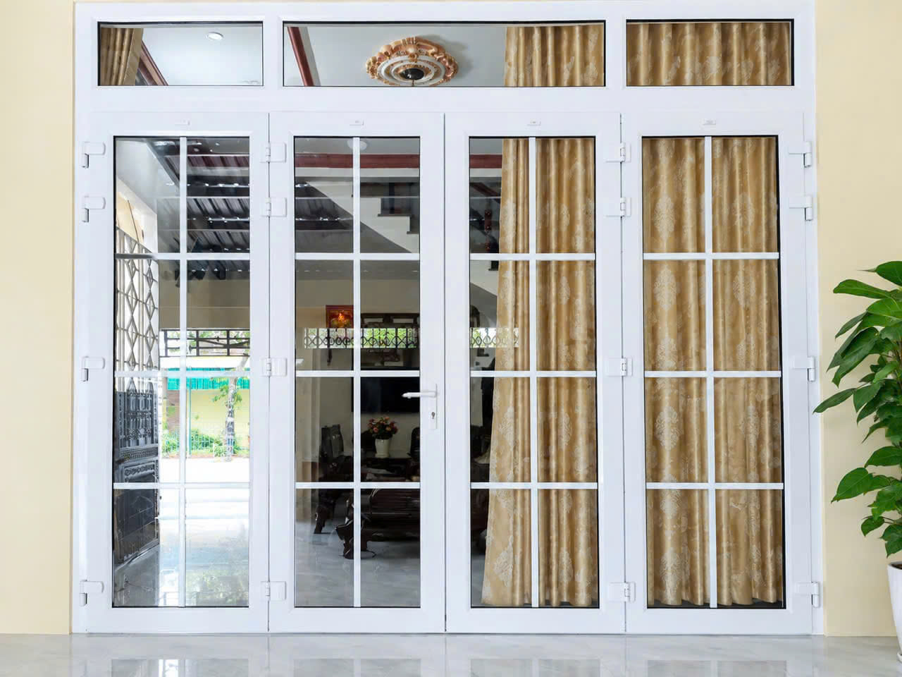 cửa đi upvc 4 cánh mở quay