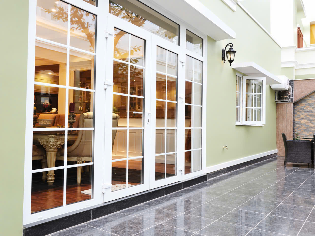 cửa đi upvc 4 cánh mở quay