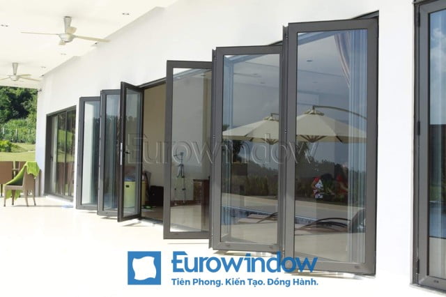 mẫu cửa đi nhôm Eurowindow