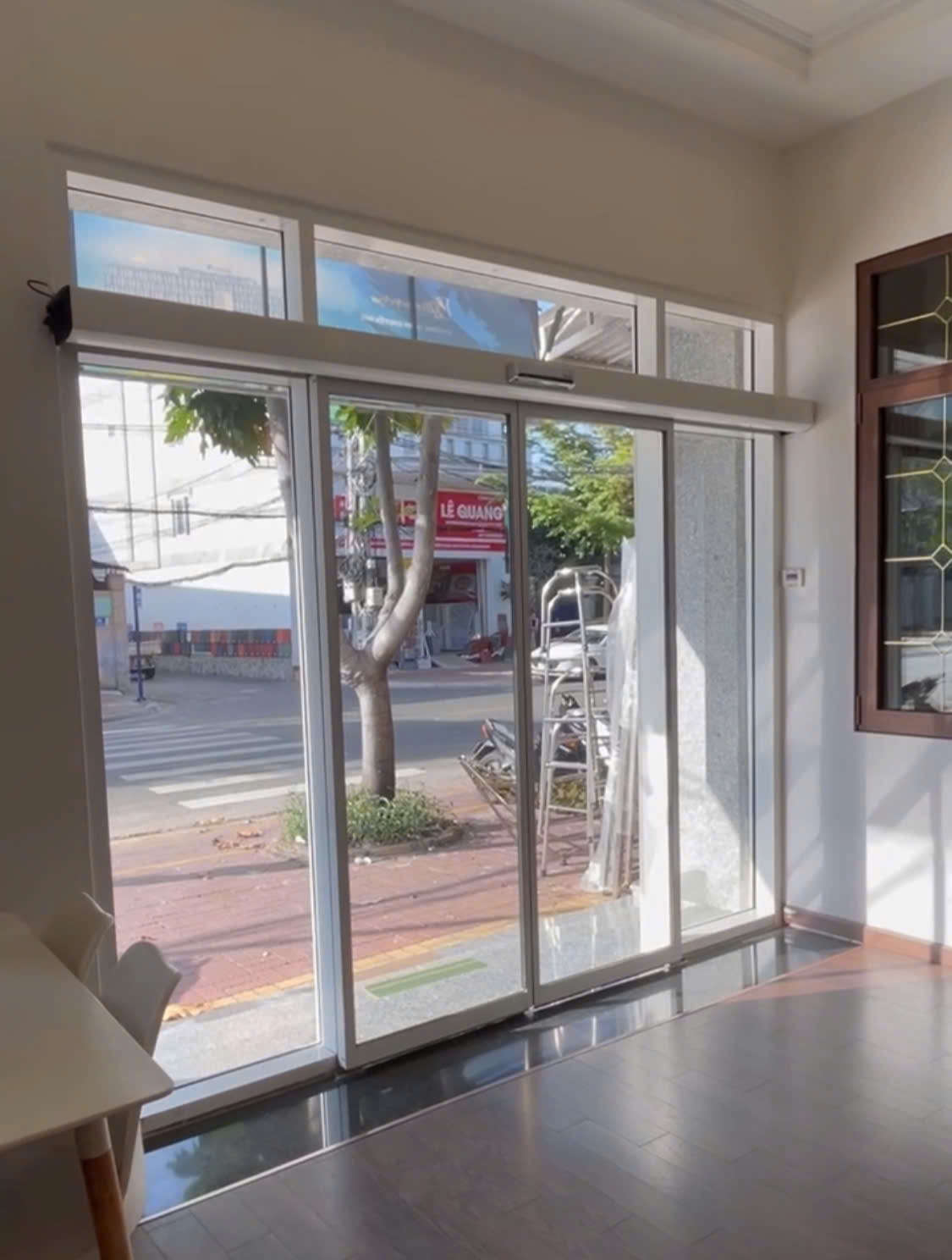 Cửa nhôm trượt tự động Eurowindow