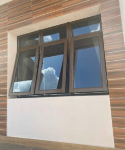 Cửa nhựa Eurowindow màu gỗ