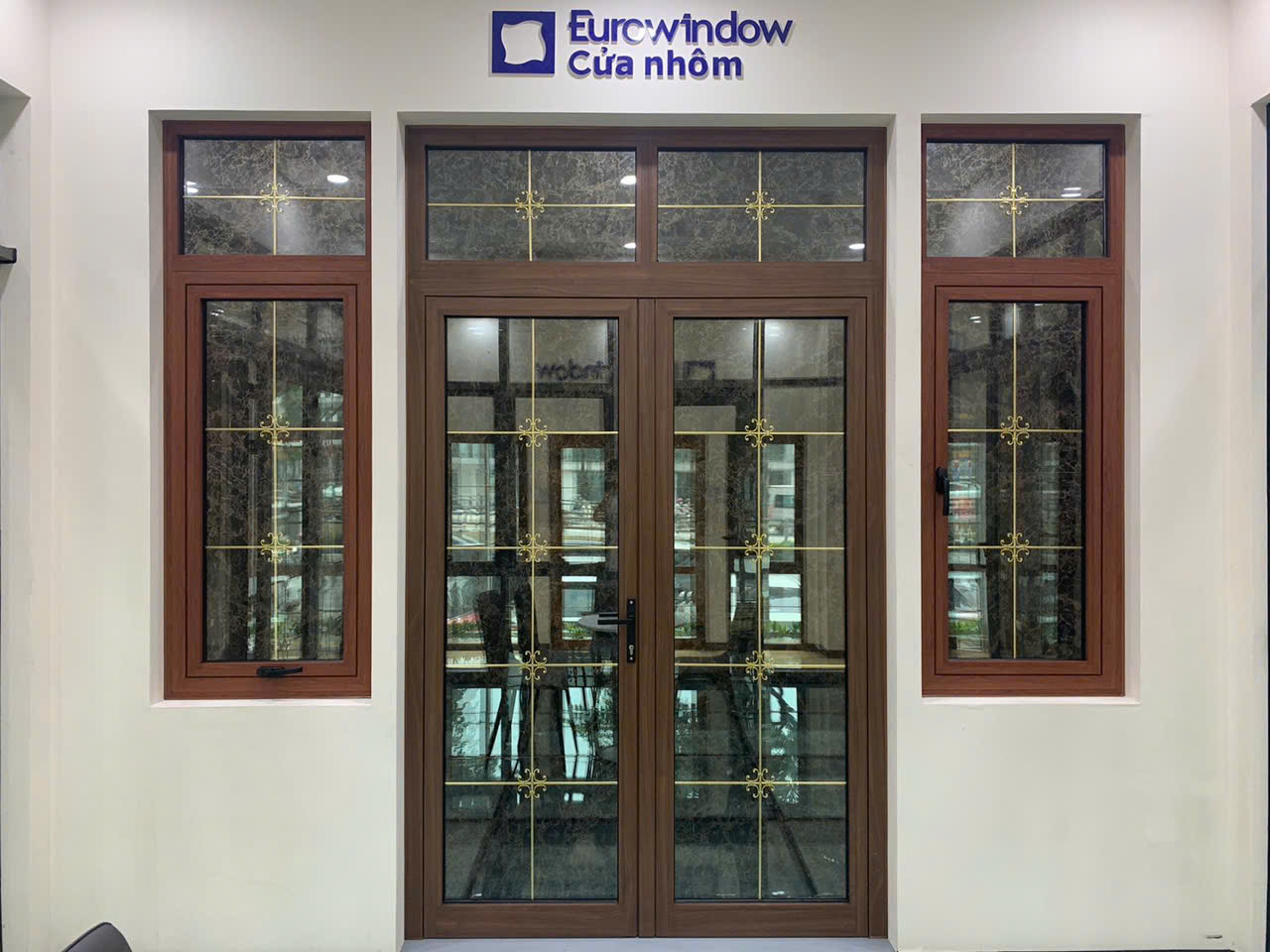 Cửa Eurowindow chính hãng