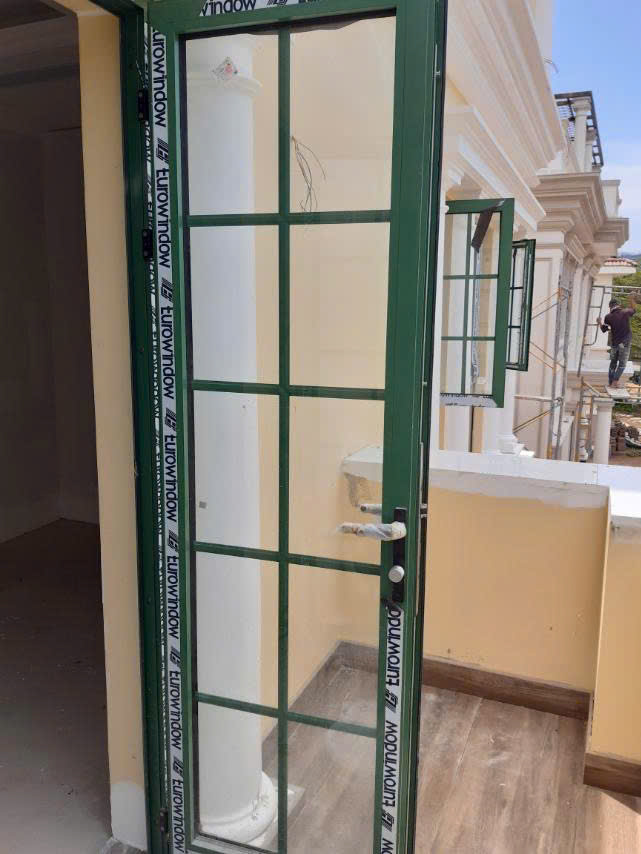 giá cửa nhôm eurowindow quận 2