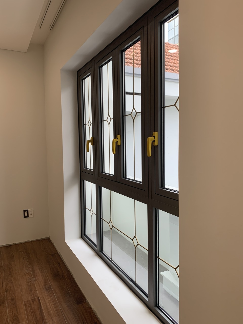 Top mẫu cửa sổ nhôm Eurowindow đẹp thông dụng nhất 2026