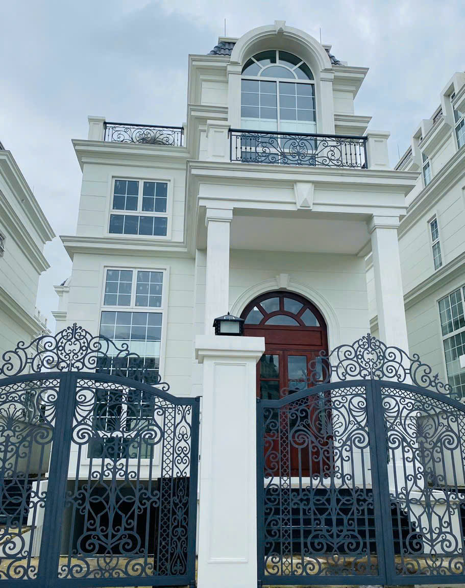 cửa đi nhôm Eurowindow